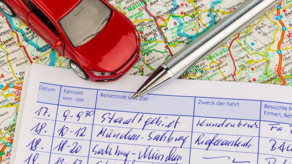 Kleine Mängel bedeuten für das Fahrtenbuch nicht automatisch das Aus, wenn der zu versteuernde Privatanteil nachweisbar ist.