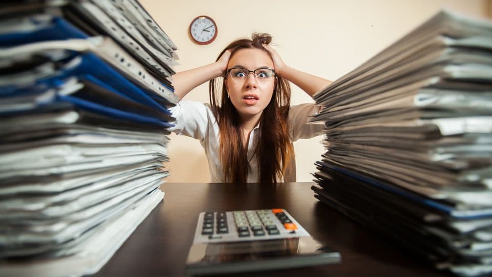 Nicht bezahlte Rechnungen schneller eintreiben: Wer Kunden zu viel Zeit lässt, riskiert empfindliche Ausfälle.