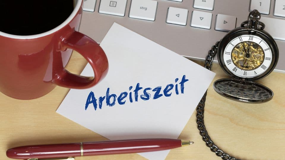 Ein aktueller Beschluss verpflichtet Betriebe zur Arbeitszeiterfassung. Doch wie genau das umgesetzt werden soll, bleibt vorerst offen.
