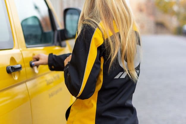 Post digital in Auftrag geben, aber als echte Briefe ausliefern lassen: der E-Post-Mailer macht es möglich.