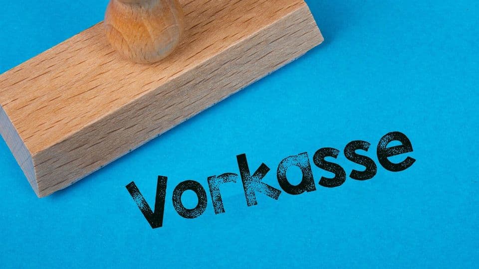 Wer von Kunden Vorkasse verlangt, muss sich rechtlich absichern oder ein gutes Kommunikationsgeschick haben.