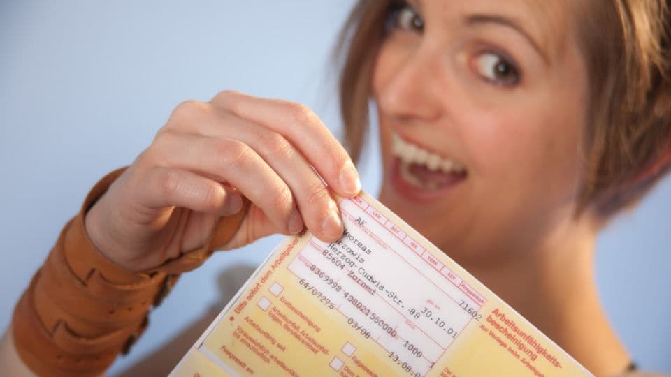 Einfach mal so bezahlt krankschreiben lassen? Das ist dem Chef der Allianz Versicherung ein Dorn im Auge.