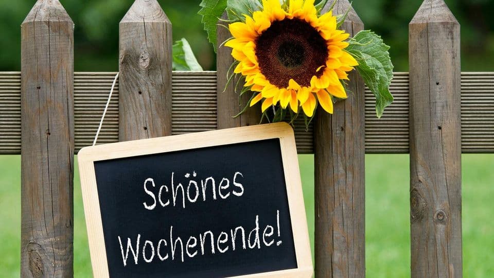 Wer seine Kunden per E-Mail ins Wochenende verabschieden will, sollte das neutral tun und sich nicht anbiedern.