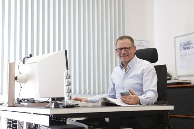 Eine gute Beziehung zwischen Handwerker und Kunde beruht auf Vertrauen, das erst wachsen muss.