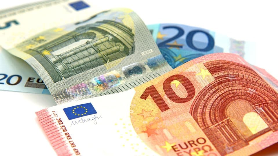 Mehr Netto: Durch die Erhöhung der Freibeträge würde die Lohnzahlung zum Jahresende etwas höher ausfallen.