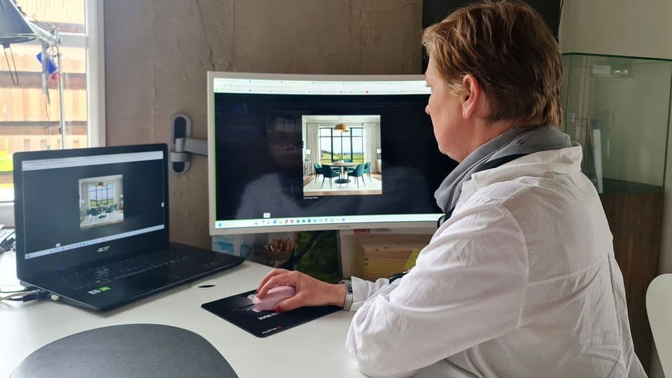 So sieht es aus, wenn Anke Freund mit der KI „Midjourney“ Bild-Entwürfe erstellt, die sie ihren Kunden im Angebot mitschickt.
