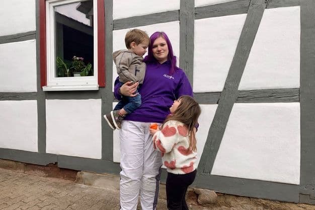 Betriebsführung und Kinderbetreuung: Malermeisterin Tamina Beckerat kennt diese Herausforderung, sie wünscht sich mehr Unterstützung für Unternehmerinnen.