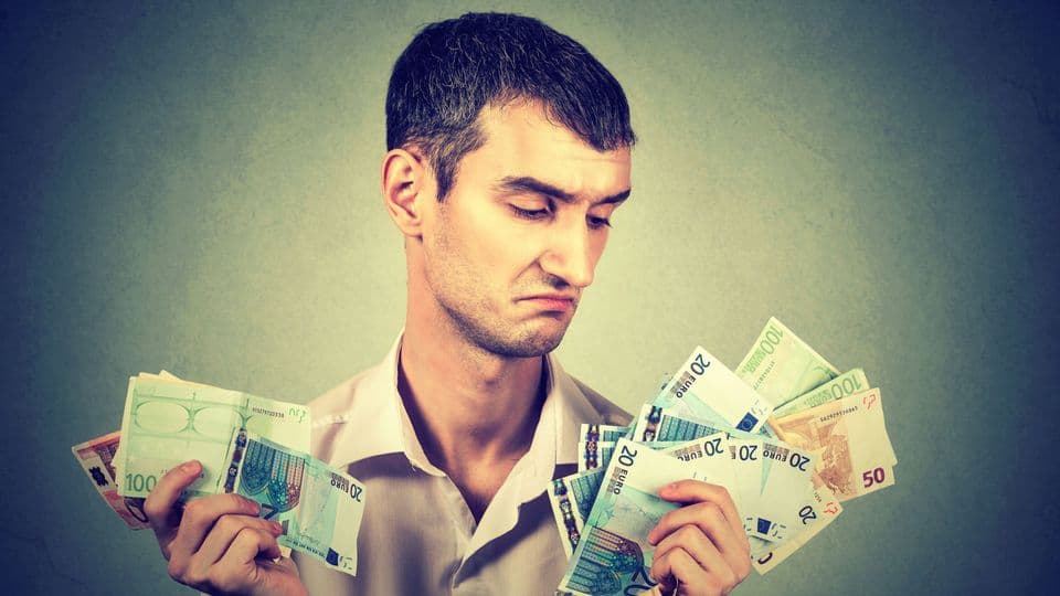 Verbraucher widerruft Haustürgeschäft rechtmäßig: Laut EuGH muss der Betrieb die Kosten tragen, die ihm während der Widerrufsfrist entstanden sind.