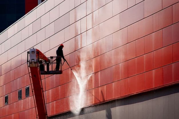 Tarifverhandlungen beendet: In der Gebäudereinigung steigt 2025 der Tariflohn.