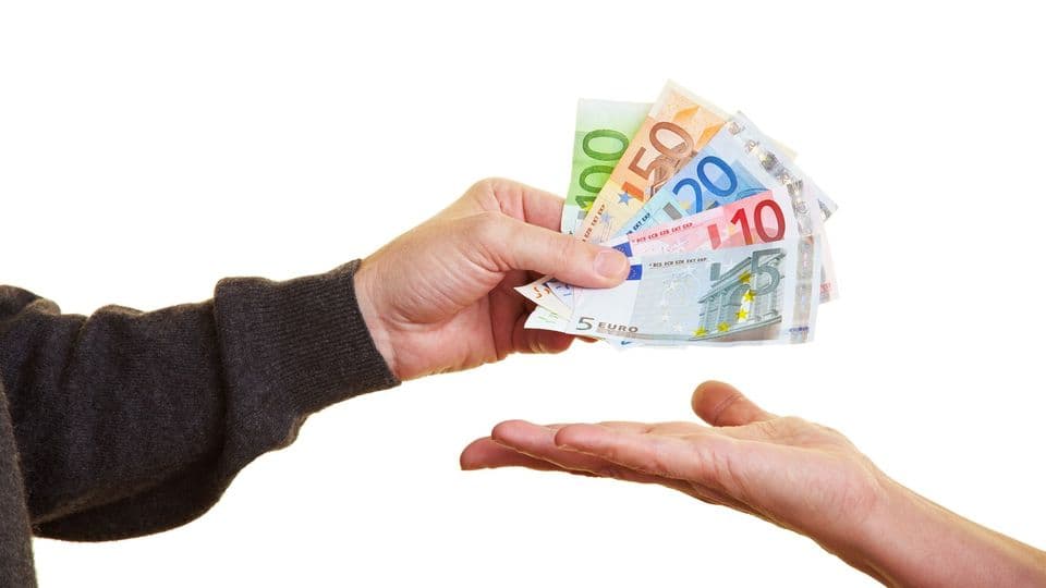 Ich will mein Geld zurück! Mitarbeiter müssen Kosten für eine Fortbildung unter Umständen anteilig zurückzahlen.