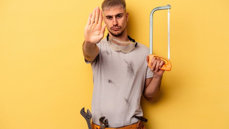 Stopp! Den Stress von anderen müssen Sie nicht an sich heranlassen.