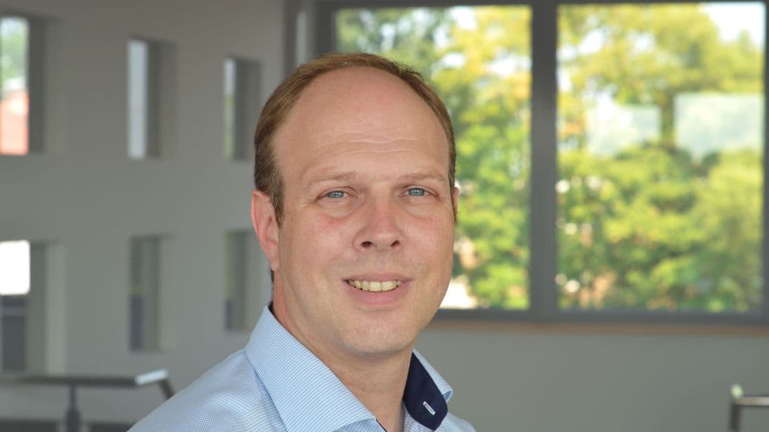 Jens Büscher ist überzeugt davon, dass E-Rechnungen Betriebe voranbringen, wenn sie sich eingehend mit der Technik beschäftigen.