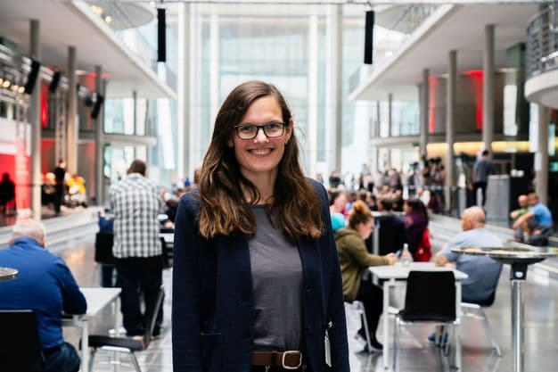 Tischlermeister spricht im Interview darüber,  welche Absicherung sie sich für selbstständige Frauen wünschen würde und was der fehlende Mutterschutz für ihre Familienplanung bedeutet.