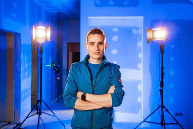 Auf Instagram gewährt Fliesenlegermeister Johannes Münkel Einblicke in seinen Arbeitsalltag.