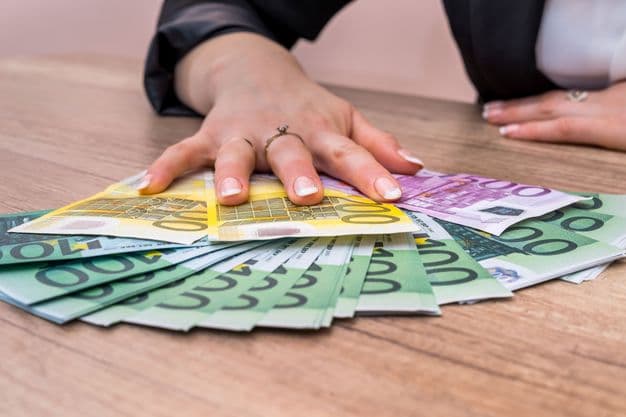 Zwischen 2.500 und 25.000 Euro für Gründer mit Meisterbrief: Die Höhe der Förderung variiert je nach Bundeslang stark.