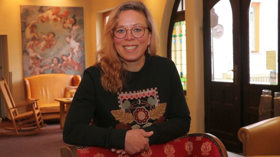 Raumausstattermeisterin Melanie Roithner setzt auf eine Mischung aus persönlicher Ansprache und Online-Marketing.