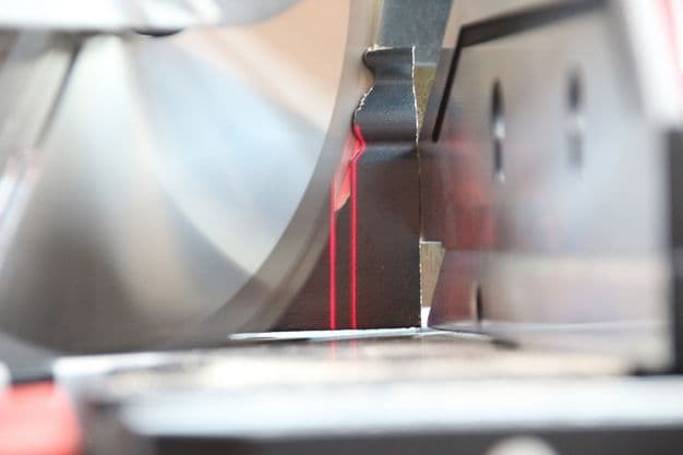 Metabo Kappsäge KGSV 72 Xact SYM im Praxistest