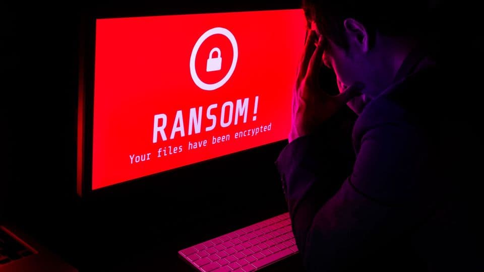 Vor allem vor Ransomware-Angriffen, bei denen Daten von Unternehmen verschlüsselt und dann erpresst werden, warnt das BMWK.