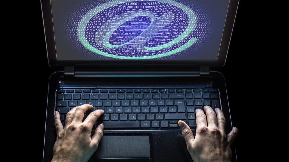 Wer die Rechnungs-E-Mail nicht verschlüsselt, muss mit Schadenersatz für den Kunden rechnen.