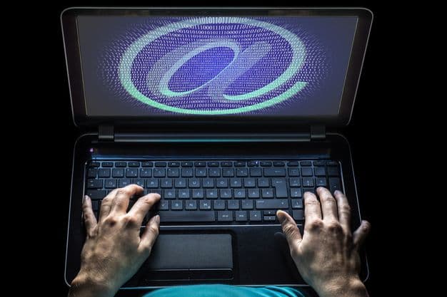 Wer die Rechnungs-E-Mail nicht verschlüsselt, muss mit Schadenersatz für den Kunden rechnen.