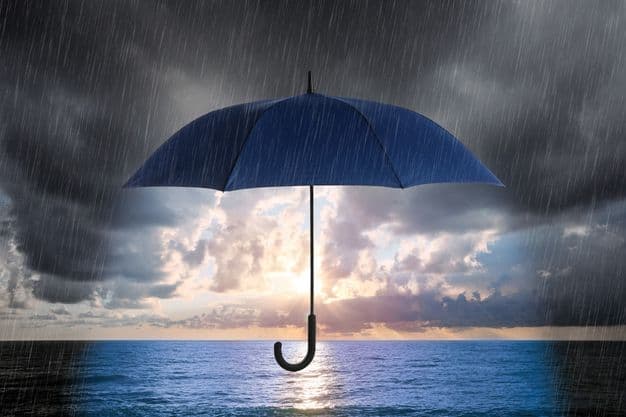 Auch im Dauerregen scheint hinter den Wolken die Sonne.