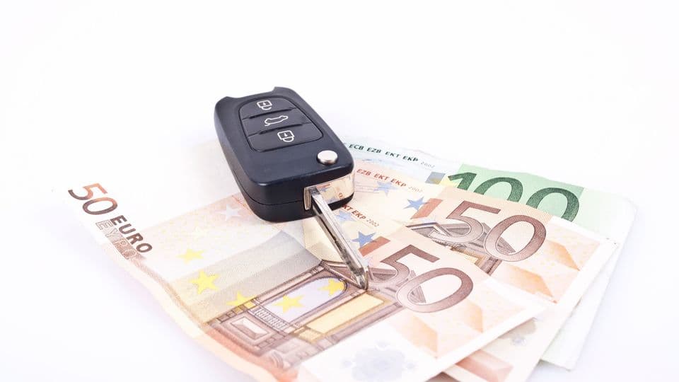 Wie kann überprüft werden, ob Betriebe die Wegezeitentschädigung zahlen? „Das kann nur der Zoll“, sagt ein Rechtsanwalt.