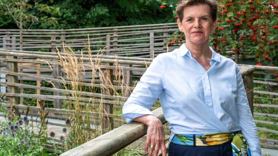 Mit viel Sinn für das Leben in einem herausfordernden Gewerk. Hilke von Mach-Eickhorst leitet das Bestattungs-Institut Wellborg.