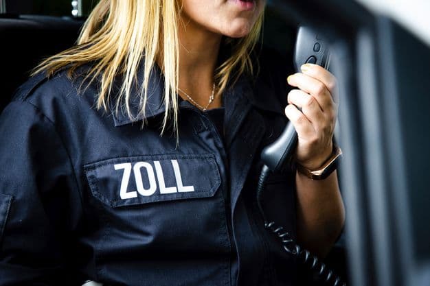 Friseur- und Kosmetikbetriebe im Fokus: Bei der Schwerpunktkontrolle im April 2025 hat der Zoll 194 Strafverfahren eingeleitet.