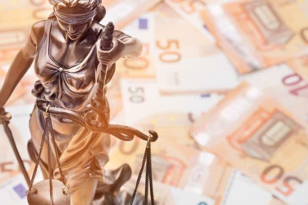 Betrieb gibt ehemaliger Mitarbeiterin monatelang keine DSGVO-Auskunft: Laut Urteil vom LAG Hamm bekommt die Frau deshalb 1.000 Euro Schadensersatz.