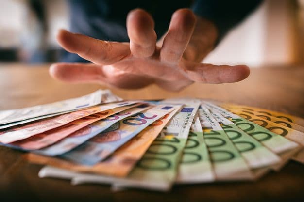 Handwerker erhöhen die Preise. Haben Sie mitgezogen?