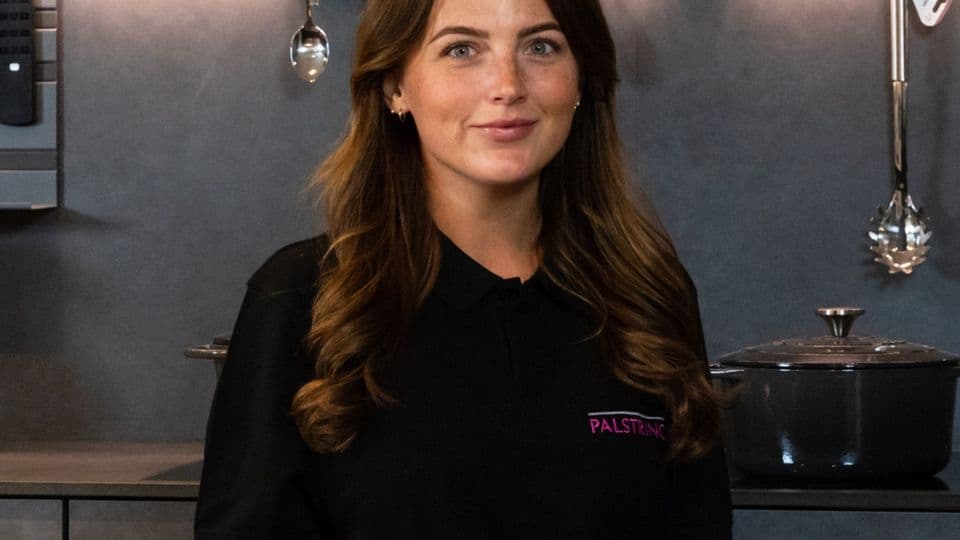 Gesundheitsförderung der Mitarbeiter hat bei der Palstring GmbH einen hohen Stellenwert. Alicia Palstring ist als Personalreferentin für das Thema zuständig.