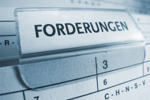 Betriebe müssen die Umsatzsteuer wegen Forderungsausfällen spätestens dann berichtigen, wenn der Rechtstreit in die zweite Instanz geht.