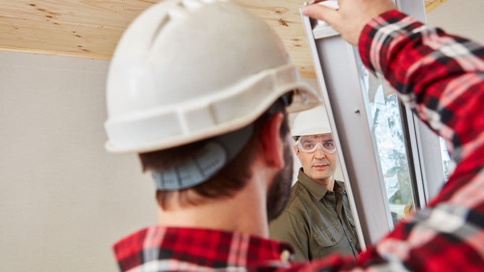 Fenster mit zu hohen Wärmedurchgangskoeffizienten: Der Energieberater hätte vor der energetischen Sanierung besser beraten müssen.