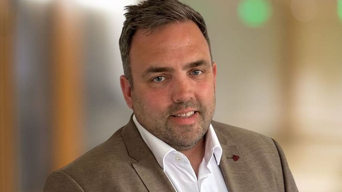 Dachdeckermeister Jan Voges sieht den Koalitionsvertrag als „klare Chance“ für sein Gewerk.