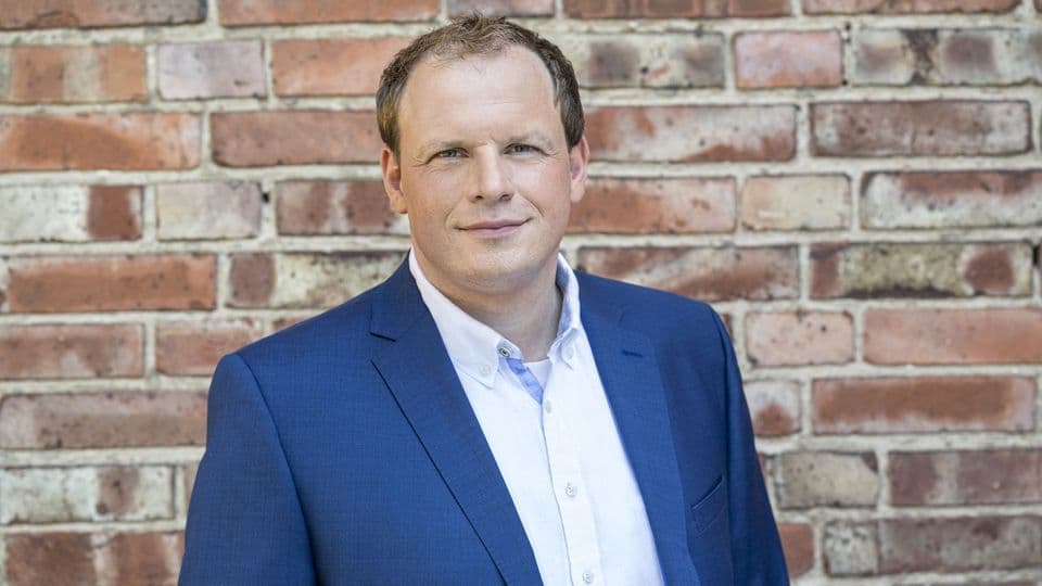 Daniel Keding hat die Nase voll von Vorschriften für seinen Baubetrieb. Er würde sich gern auf sein Handwerk konzentrieren.