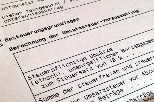 Mehr Betriebe können nun länger die Einnahmen-Überschussrechnung nutzen, statt zur komplizierteren Bilanzierung zu wechseln.