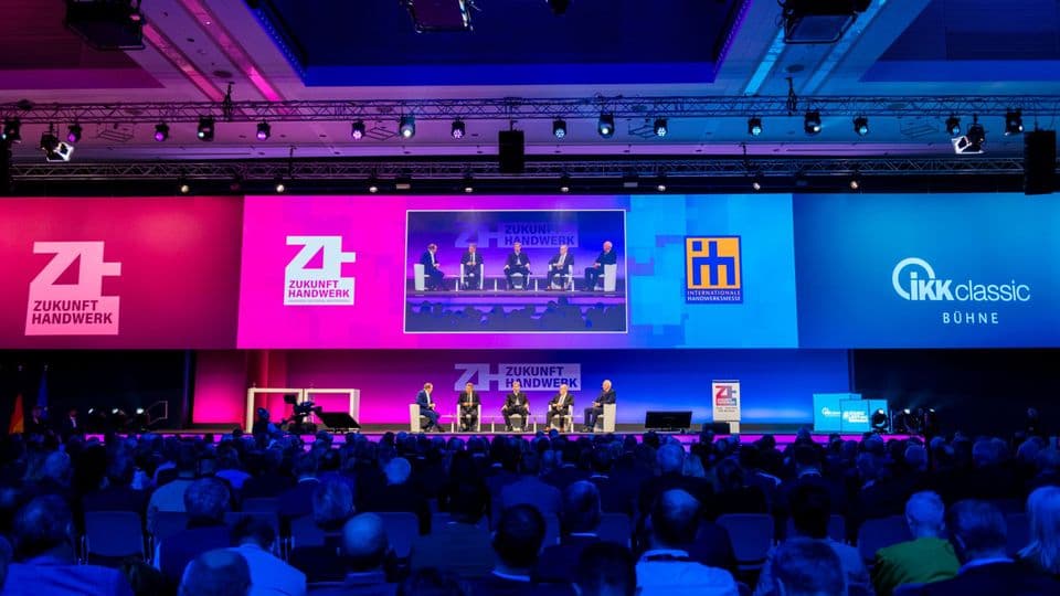 Es diskutierten über die Zukunft der Politik und die Forderungen des Handwerks: Robert Habeck, Markus Söder, Jörg Dittrich und Franz Xaver Peteranderl.