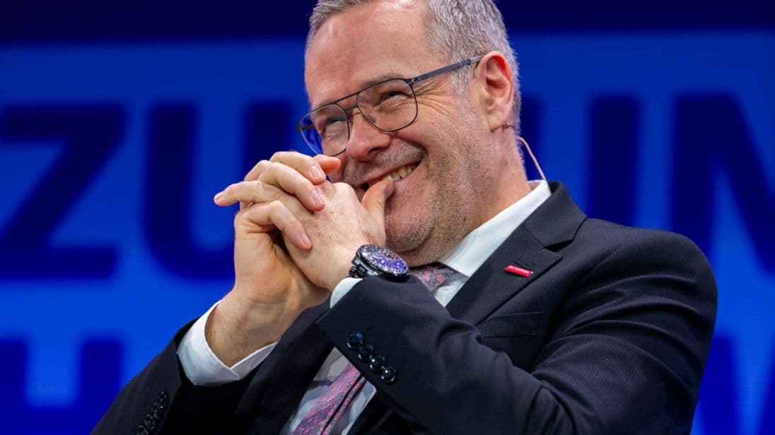 ZDH-Präsident Jörg Dittrich zog ein ernüchterndes Fazit zur Ampelregierung und forderte von der neuen Regierung eine Politik, die auf Marktwirtschaft statt auf Gängelung setzt.