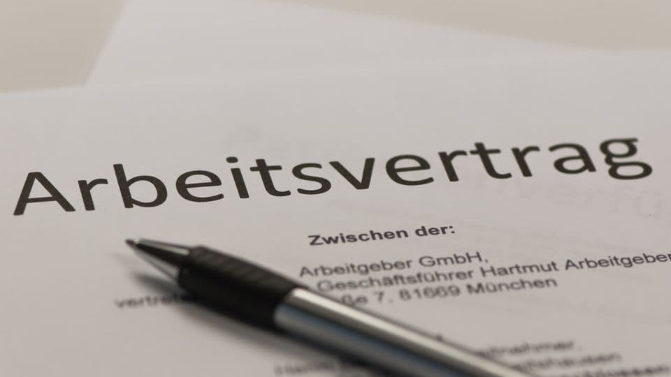 9 Kostenlose Muster-Arbeitsverträge