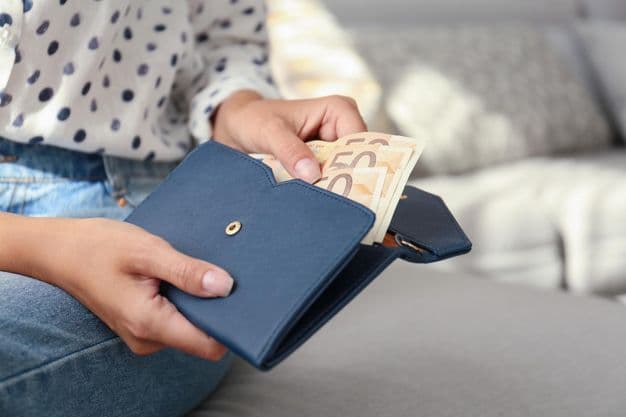 Mehr Geld für Azubis: Das Bundesinstitut für Berufsbildung hat die neuen Mindestausbildungsvergütungen für 2026 veröffentlicht.