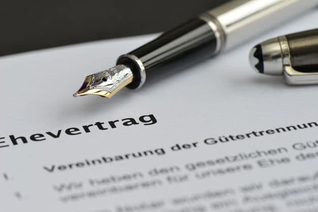 Ein Ehevertrag schafft rechtliche Klarheit und kann Konflikte vermeiden.