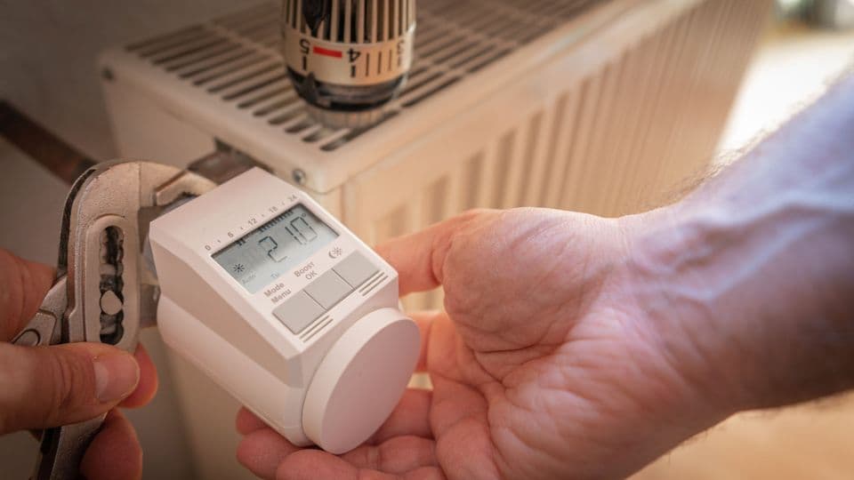 Energetische Sanierung: Bis zu 40.000 Euro Steuervorteil gibt es – aber nur, wenn der Auftraggeber den Handwerker vollständig bezahlt hat.