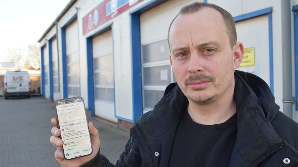 „Vielleicht waren die Fake-Rezensionen ein Versuch, mich unter Druck zu setzen“, vermutet Hannes Liebenow.