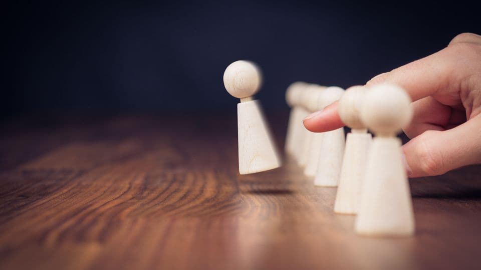 Was Handwerker beim der fristlosen Kündigung falsch machen können, verraten Jennifer Smoch und Kim Cleve in der neuesten Folge von „Werken mit Recht“.