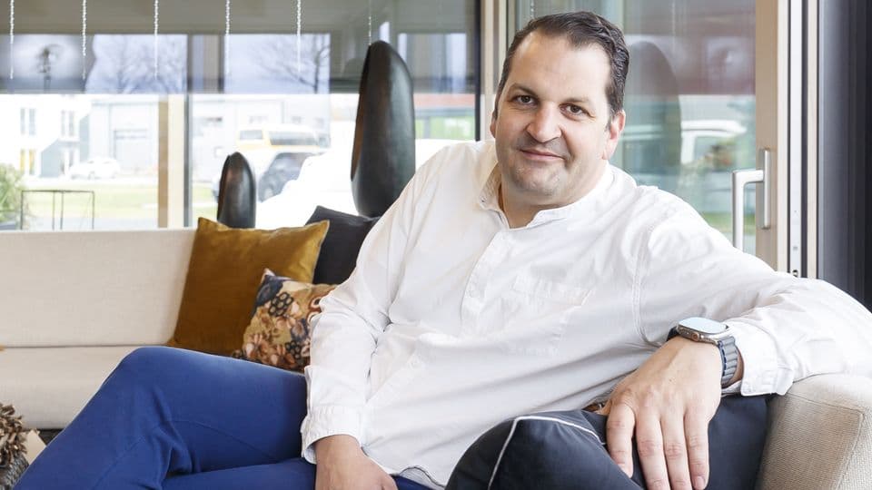 „Künstliche Intelligenz muss dazu dienen, dass wir stressfreier arbeiten und uns mehr auf unsere Projekte konzentrieren“, sagt Matthias Brack.