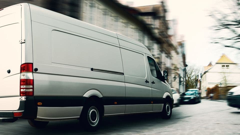 Firmenwagen privat genutzt: Bei Fahrzeugen ab 3,5 Tonnen müssen Handwerker seit dem 1. Juli 2024 die Mautpflicht beachten.