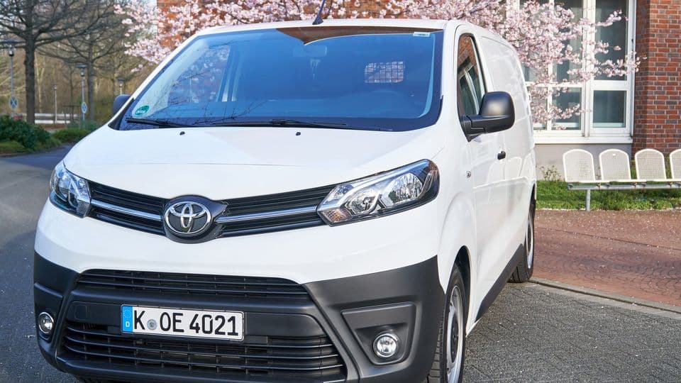 Fahrbericht Toyota Proace: Schlicht, spritzig, sparsam